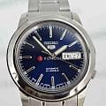 Seiko Seiko 5 Regular SNKE51J1  наручные мужские часы фото под углом.